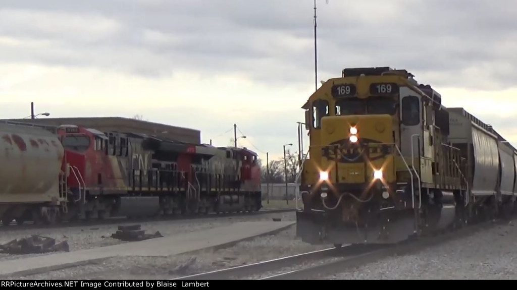 CN A43291 meeting the BNSF yard job